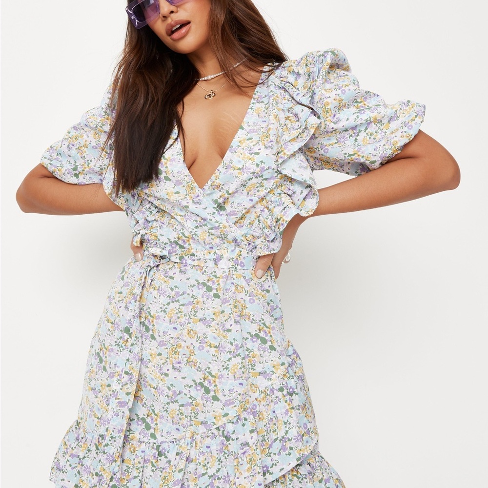 RUFFLE WRAP DRESS SS FLORAL, 6
ADA
LILAC